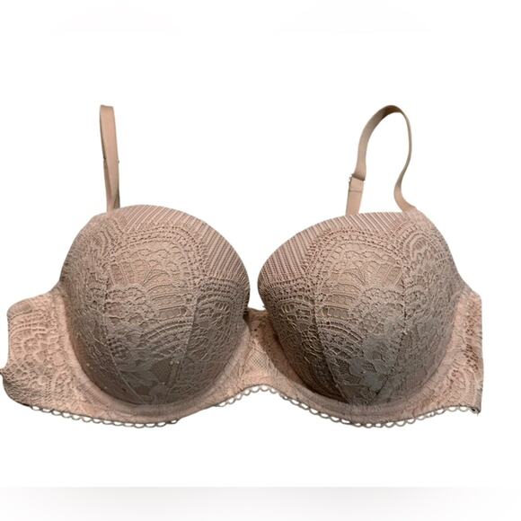 Victoria's Secret Other - Victoria’s Secret Women’s 34D Lace Padded Bra in Nude Tone
